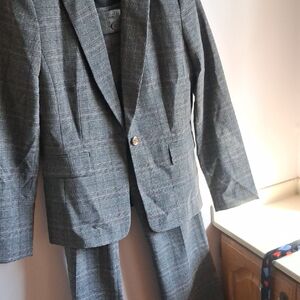 Gray Plaid Men's Blazer and Trouser Suit